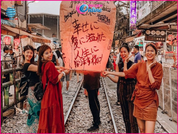 Đi du lịch Đài Loan có người lớn tuổi cần chuẩn bị gì? Đi tự túc và đi theo tour cần biết