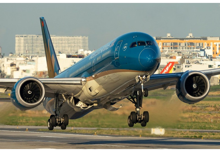 Máy bay Vietnam Airlines cất cánh, một trong các hãng bay thẳng Hà Nội đi Đài Loan