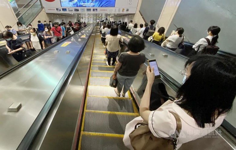 Thang cuốn ở MRT Đài Loan